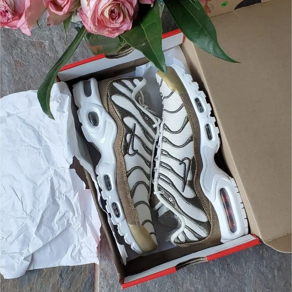 NIB Nike Air Max Plus Premium 